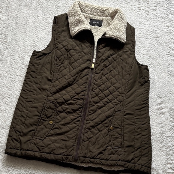 Active USA Jackets & Blazers - Active USA Quilted Army Green Vest with Sherpa Collar and Interior